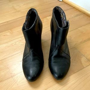 Camper black ankle booties size 41